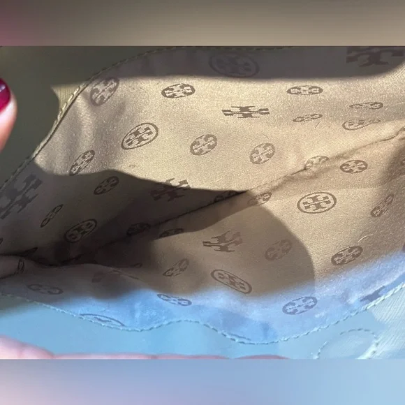 Tory Burch Robinson Small Zip Leather Tote - Picture 14 of 17